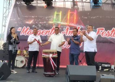 Pj Walikota Ambon DN Kaya Membuka Acara  Mangente Ambon Festifal