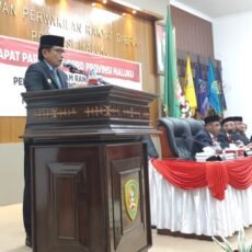 DPRD Maluku Gelar Paripurna Pimpinan DPRD Maluku Ambil Sumpah janji