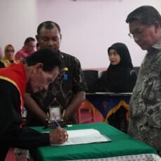Lantik 4 Saniri Negeri Dan 2 BPD Wattimena Berpesan Jalankan Tugas Dengan Baik