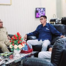 Hadir DI RRI Ambon Wagub. Berbagi Pengalaman Dari Kebun Pala ke Pelayanan Publik.”