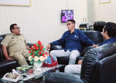 Hadir DI RRI Ambon Wagub. Berbagi Pengalaman Dari Kebun Pala ke Pelayanan Publik.”