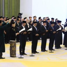 Pengucapan Sumpah Jabatan Anggota Dewan Komisiasi OJK