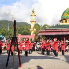 Sekda Maluku Buka Atraksi Pukul Sapu Lidi Di Negeri Morela