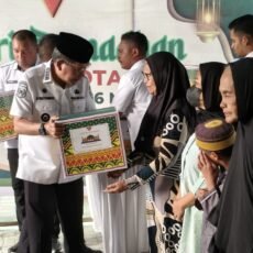 Hari Terakhir Safari Ramadhan Pemerintah kota Di Desa Waiheru Bagikan Ratusan Paket Sembako