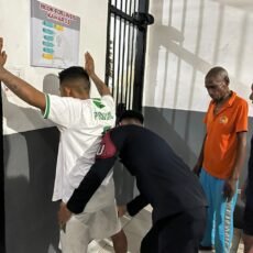 Rutan Klas IIA Ambon Gelar Razia Pastikan Warga Binaan Bebas Narkoba Dan alat alat Berbahaya