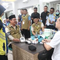 Gubernur Maluku Resmi Lepas Jemaah Haji Kloter 24