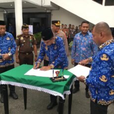 Pemkot Ambon Tandatangani Fakta Integritas Hindari Titipan Pejabat Pada Penerimaan Siswa Baru
