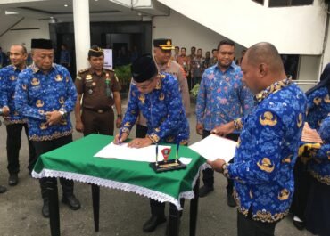 Pemkot Ambon Tandatangani Fakta Integritas Hindari Titipan Pejabat Pada Penerimaan Siswa Baru