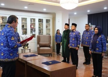 Jasmono Dilantik Oleh Gubernur Sebagai Kepala BPKAD Provinsi  Maluku  Menggantikan Rudi Waras Ardianto