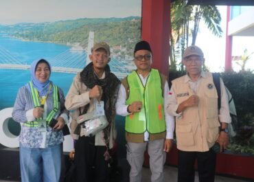 Kedatangan Jemaah Haji Kloter 26 Embarkasi Haji Antara Provinsi Maluku Di Sambut Haru