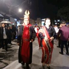 Walikota Ambon Perkenalkan Budaya Maluku Di Panggung Karnaval Rakeranas XVIII APEKSI