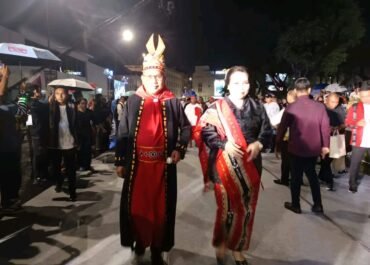 Walikota Ambon Perkenalkan Budaya Maluku Di Panggung Karnaval Rakeranas XVIII APEKSI