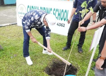 Wali Kota Ambon Lakukan Penanaman Pohon Trembesi, Perkuat Komitmen Penghijauan Kota