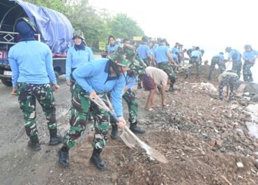 Aksi Perbaikan Jalan Longsor, Danlanud Pattimura: Wujud Lanud Pattimura Peduli Terhadap Lingkungan