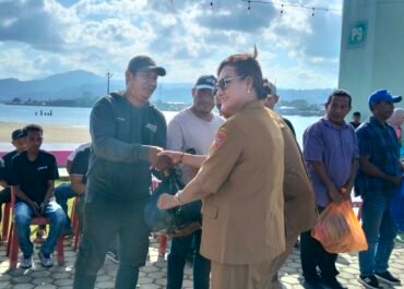 Pemkot Ambon Salurkan Sarana Prasarana Perikanan Kepada Kelompok Nelayan