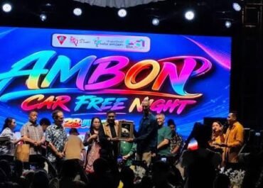 Wali Kota Ambon, Bodewin Melkias Wattimena, secara resmi membuka Car Free Night (CFN) 2026