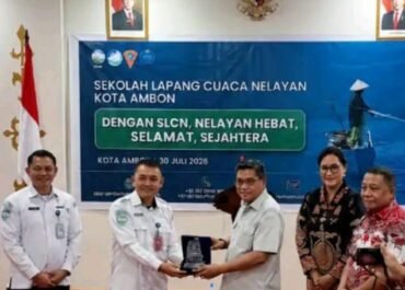 Buka Sekolah Lapang Cuaca Nelayan Walikota Ambon Tekankan Keselamatan Melaut