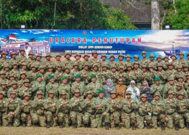 Kasdam XV/Pattimura Resmi Tutup Diklat SPPI KDKMP dan KNMP TA 2026 di Dodik Bela Negara