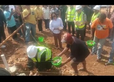 Letakan Batu Pertama Pembangunan Perumahan Sharon Griya Nusaniwe Walikota Minta Perhatikan Aspek Kualitas