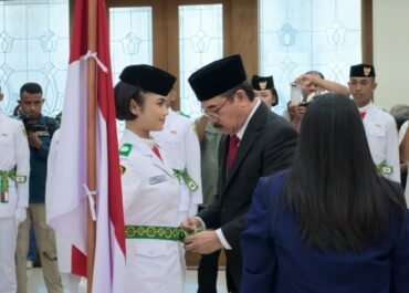 Gubernur Maluku Hendrik Lewerissa Kukuhkan 28 Paskibraka Maluku Tahun 2026