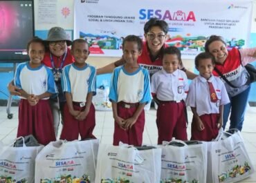 PT Pertamina Patra Niaga Regional Maluku Papua Salurkan Perlengkapan Sekolah Bagi Masyarakat Pra Sejahtera