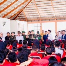 Pangdam XV Pattimura Hadir Bersama Rombongan Open House Sekolah Rakyat Di Kecamatan Amahai