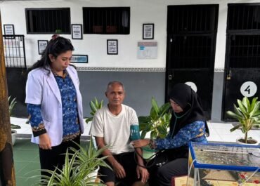 Berikan Pelayanan Kesehatan Menyeluruh, Tim Kesehatan Rutan Ambon Sambangi Blok dan Kamar Warga Binaan”