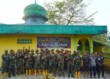 JUMAT BERKAH! Danrem 151/Binaiya Turun Langsung Renovasi Masjid Al-Nurul Passo*