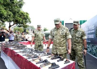 75 Senjata Diserahkan Sukarela kepada Pangdam Pattimura