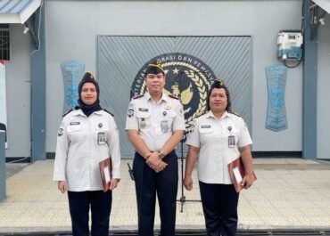 Wujud Apresiasi atas Dedikasi, Rutan Ambon Anugerahkan Penghargaan Pegawai Berprestasi dan Kenaikan Pangkat”