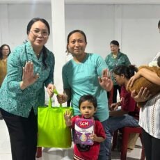 Kurangi Angkah Stunting Di Kecamatan Teluk Ambon Baguala Pengurus TIm Penggerak PKK Kota Ambon Berikan Sembako