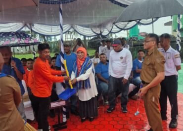 Pemprov Maluku Serahkan Bantuan Alat Pertanian Dukung Program Padat Karya Dari Presiden Prabowoo