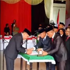 Walikota Ambon Lantik 13 Pejabat Tinggi Pratama Di Lingkup Pemkot Ambon